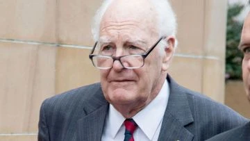 Former governor-general Peter Hollingworth dies at the age of 91