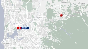 Three dead after car slams into tree in Perth