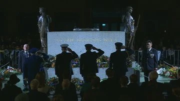 'Appalling': Boos mar Sydney Anzac Day dawn service