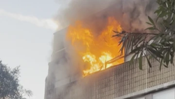 Dozens evacuated from fire near Sydney CBD