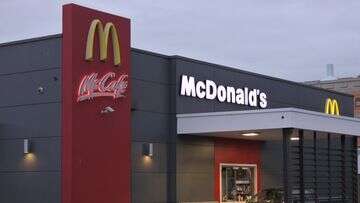 Push to ban fast food from setting up shop near schools