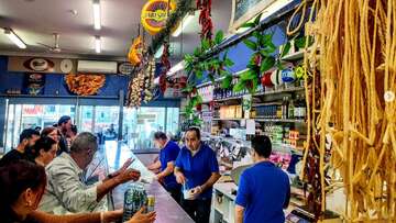 Why people are lining up for over an hour for a $15 sandwich