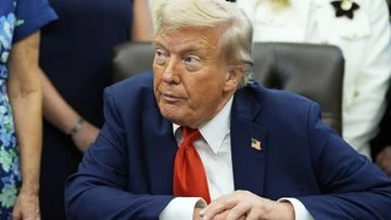 'A lot' of Americans would 'like a dictator', Trump says