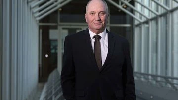 Re-elected Nationals MP Barnaby Joyce reveals he has cancer