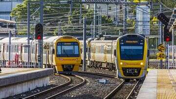 Major train delays after vehicle crashes into overhead line in Brisbane