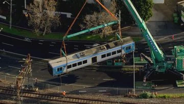 Two Melbourne train lines to be down for over a week after partial derailment