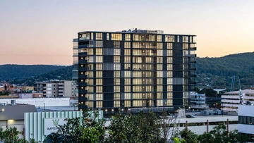 $400 million construction giant collapses