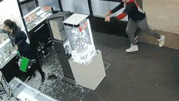 Victorian dad labelled 'an Aussie hero' for thwarting attempted robbery