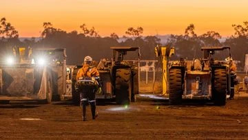 Second miner cuts hundreds of jobs in Queensland as concerns grow over royalties spat