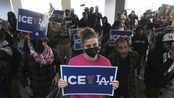 US federal authorities arrest dozens for immigration violations across Los Angeles