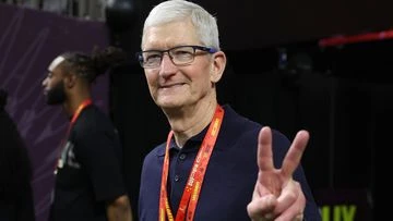 Apple CEO Tim Cook to step down after 15 years