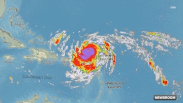 Rare, rapidly-developing Hurricane Erin intensifies into Category 5 storm