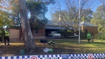 Man arrested after ute rams into police station in Mudgee