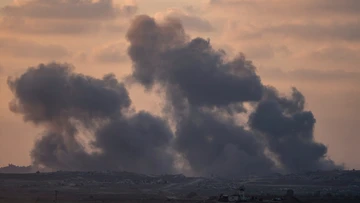 Israeli troops close in on Gaza City amid push to kickstart peace talks