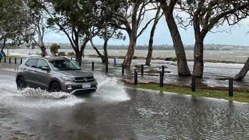 Storm pummels Western Australia with warning of weather to intensify