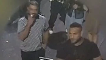 Eight men sought by police over attack outside Melbourne club