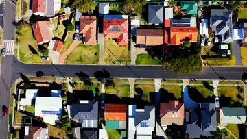 Mortgage holders 'almost certain' to be kept waiting until Melbourne Cup day for rates relief