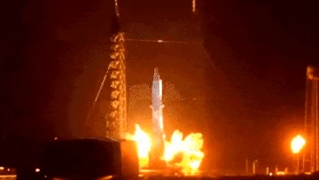Billionaire's 'mega rocket' explodes into fireball during test launch