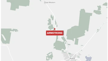 Serious multi-vehicle collision closes Victorian highway