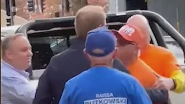 Liberal Senator involved in scuffle with One Nation volunteer at poll booth