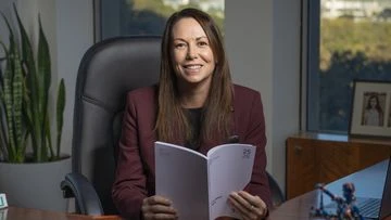 Victoria back in surplus with 'responsible' budget but few sweeteners for struggling families