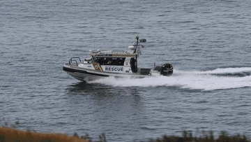 Three dead, search under way after northern NSW boating tragedy