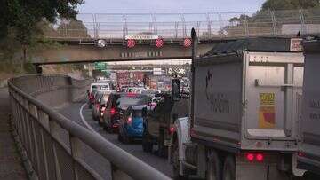 Sydney motorists warned M4 closed in both directions, delays expected