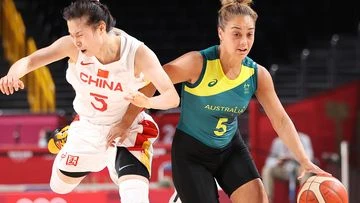 Heartbreak as controversial call costs Aussies the game