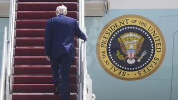 Past presidents turned down lions, horses, jewels - can Trump accept a jet?