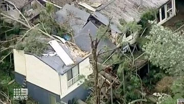 Thousands could be without power for three weeks in Melbourne's east