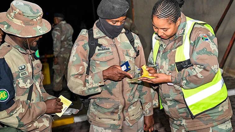 Third group of SANDF troops arrives in Bloemfontein