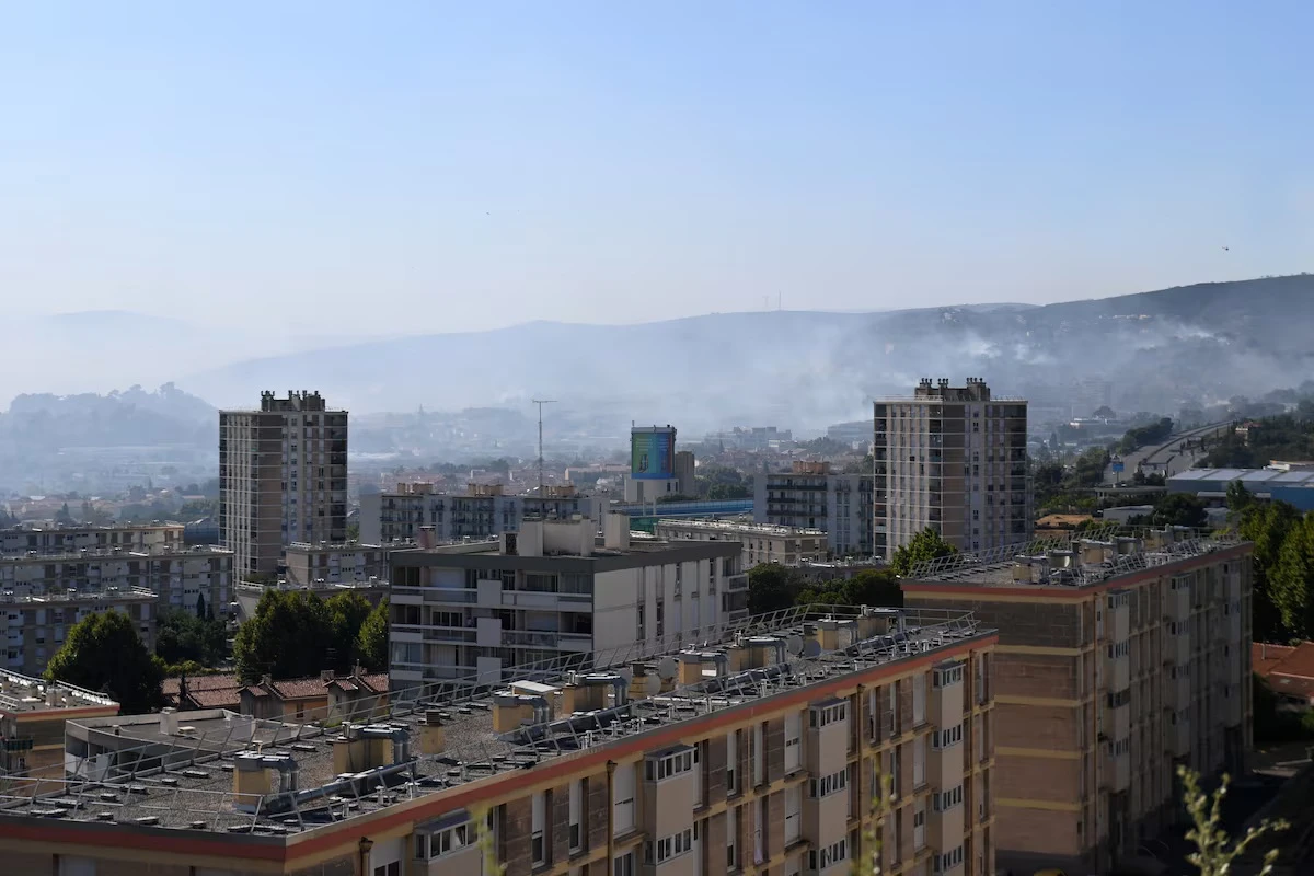 Firefighters battle wildfire threatening French city of Marseille