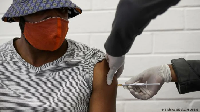Sadtu welcomes DBE’s plan to vaccinate teachers from Wednesday