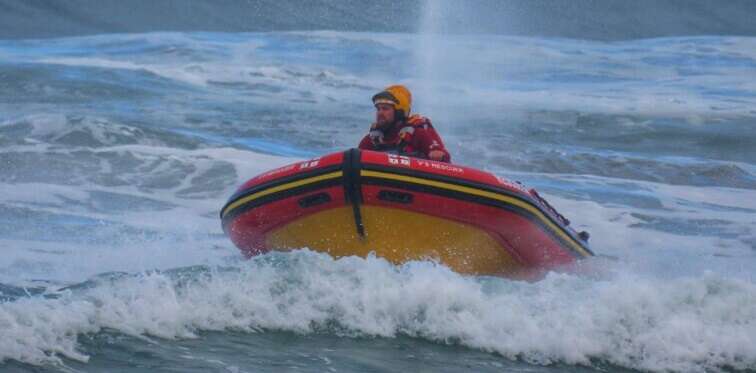 Search extends south to St Lucia for missing diver in Sodwana Bay