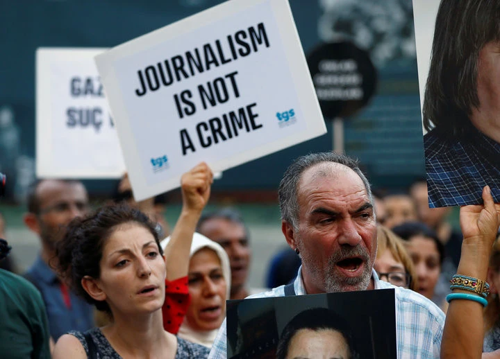 Government calls for ethical journalism