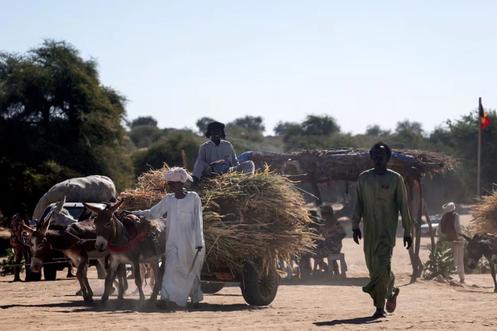 Chad relocates Sudan refugees as army deploys near border
