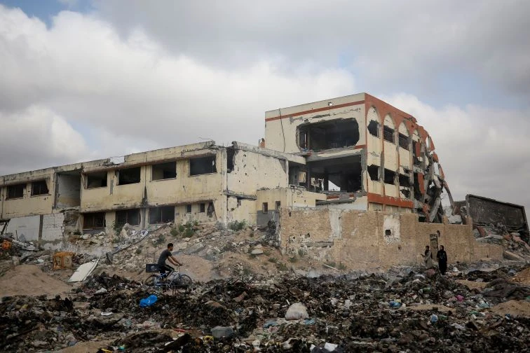 Gaza students’ ambitions replaced by desperate search for food