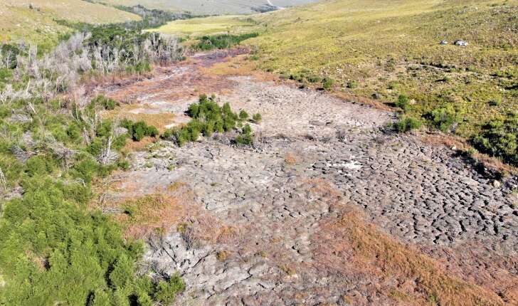 Burning peatland leaves Sekgosese residents fearing for their lives