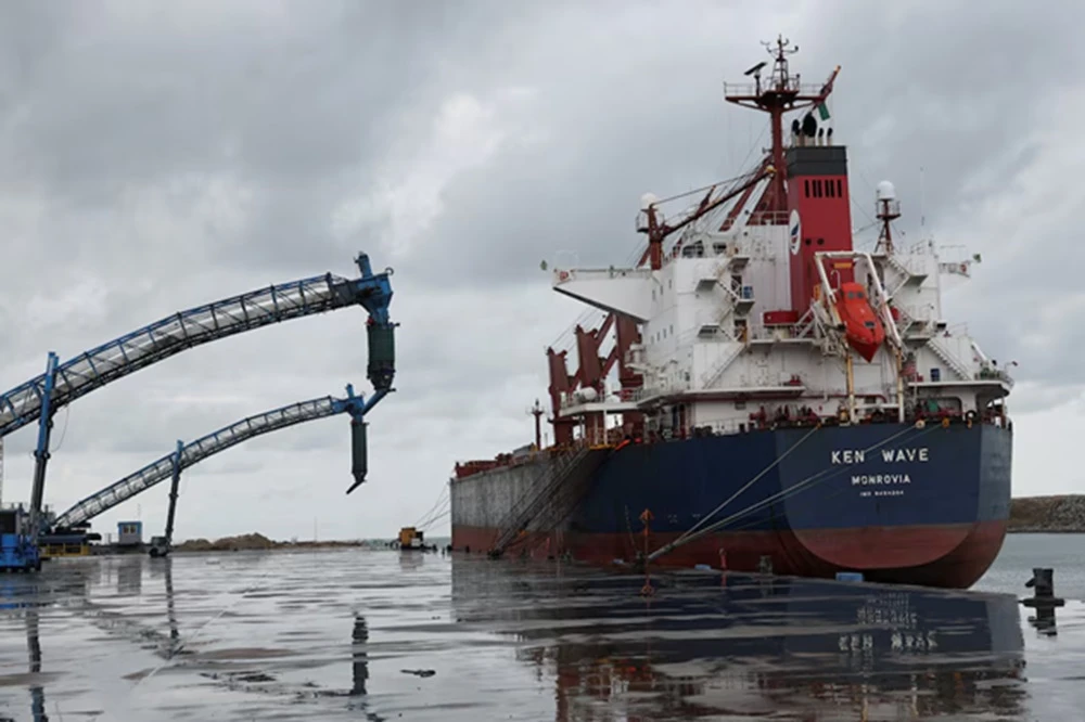 Nigeria’s refinery boosts exports to ease Africa’s supply crunch