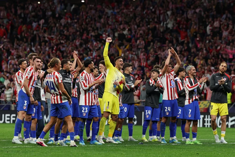 Atletico survive Barca scare to reach first Champions League semi