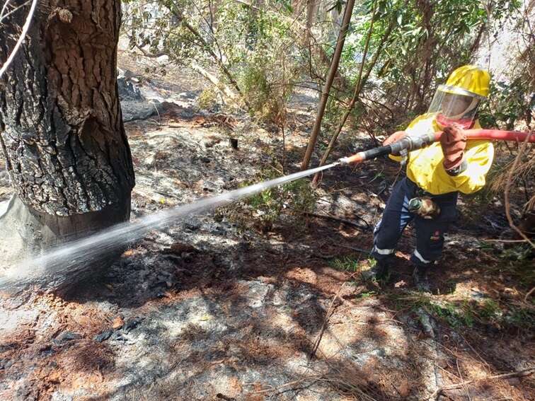 Tulbagh veld fire contained, flare-ups anticipated