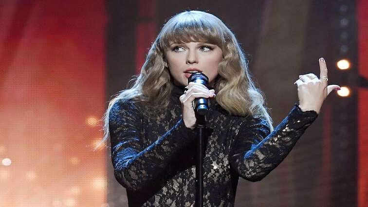 Taylor Swift wins recording artist of the year crown for fifth time