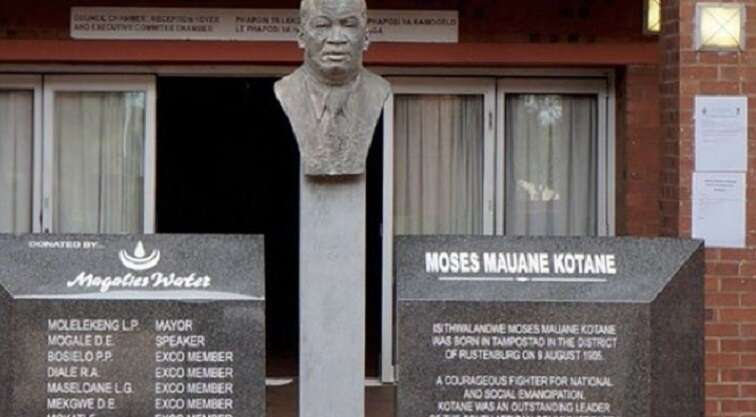 Opposition parties call for action against Moses Kotane Speaker