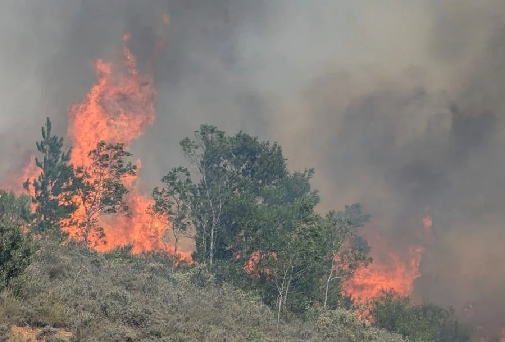 Firefighters still battling Bain’s Kloof mountain blaze