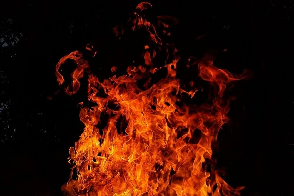 Fire-fighting helicopter crashes in Hout Bay, pilot survives