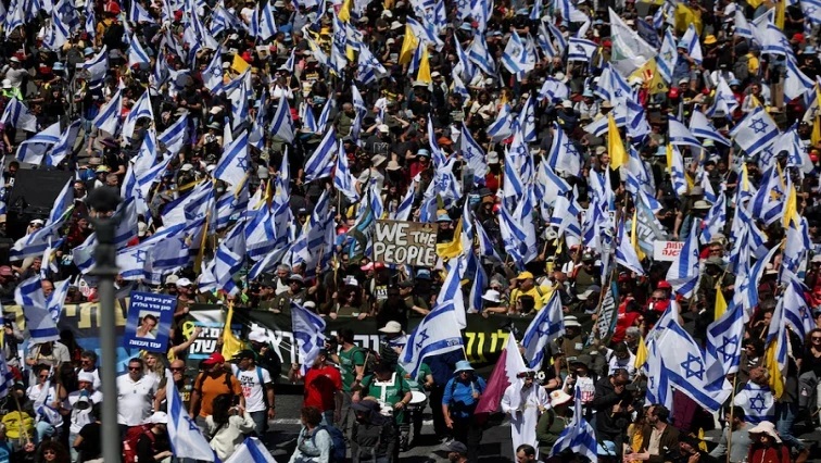 Israeli opposition to Netanyahu finds voice as war returns to Gaza