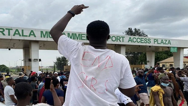 Soldiers open fire on Nigerian protesters in Lagos – Witnesses