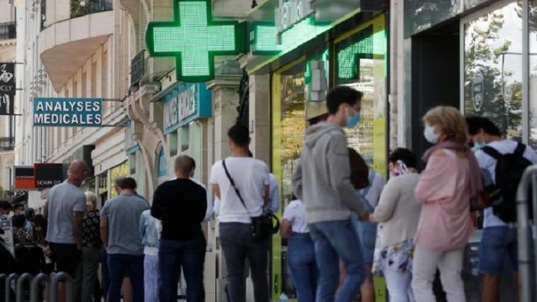 France registers over 40 000 new COVID-19 cases, warns of under-reporting
