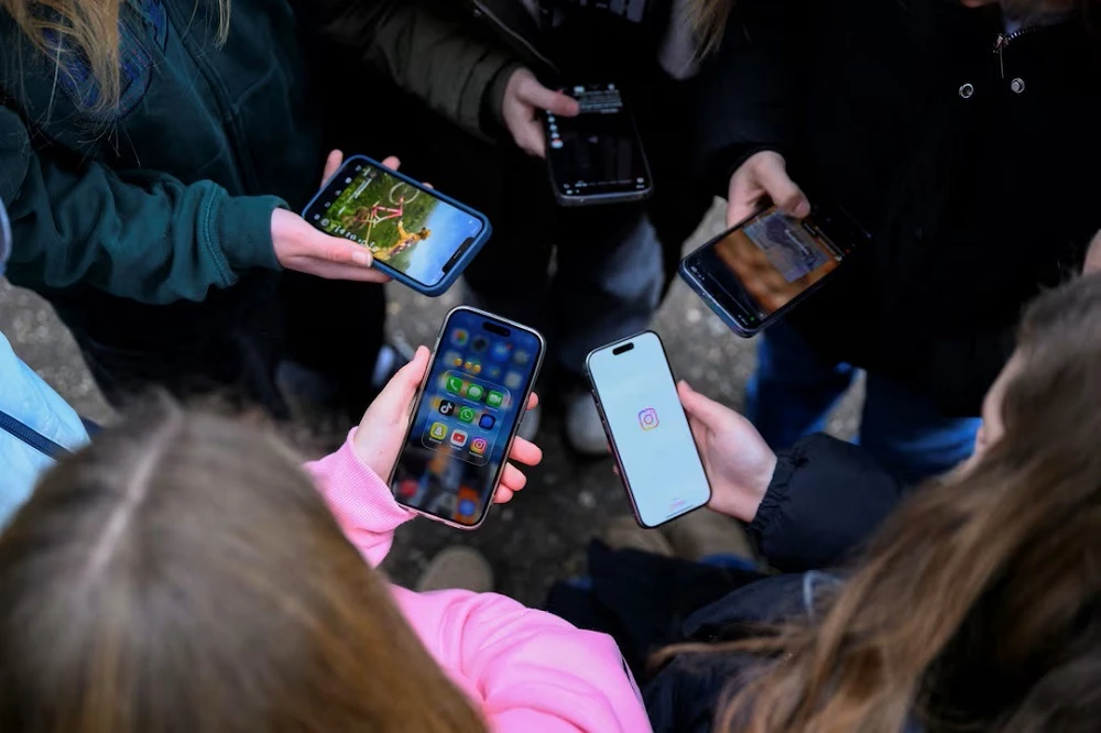 Heavy social media usage erodes young people’s wellbeing: Report