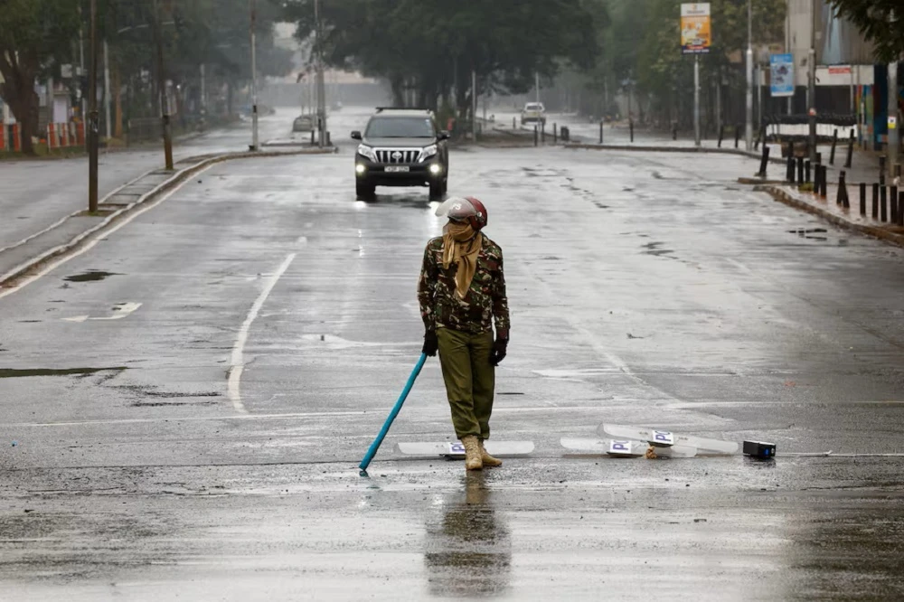 Police block roads to Kenyan capital
